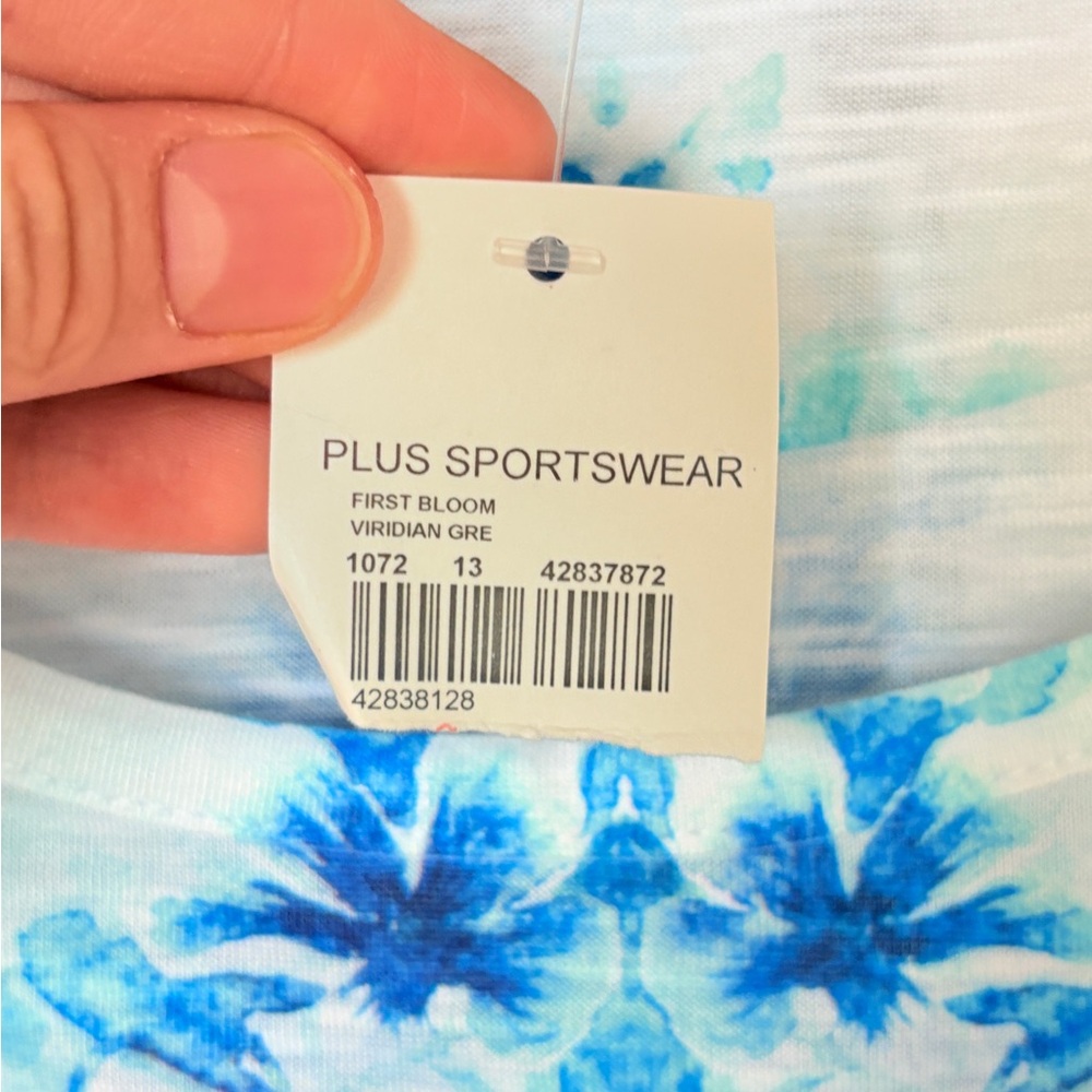 NWT Vibrant Floral Women's Blouse - Pink and Blue - Picture 5 of 8